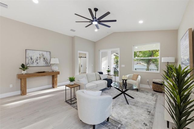 8316 N EDISON AVENUE, Tampa, FL 33604