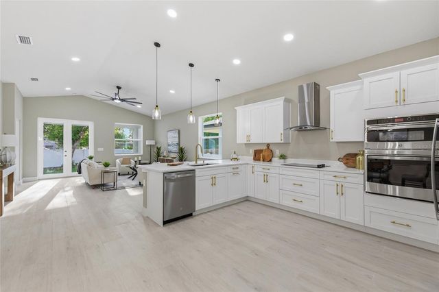 8316 N EDISON AVENUE, Tampa, FL 33604