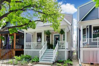 2433 W Hutchinson Street, Chicago, IL 60618