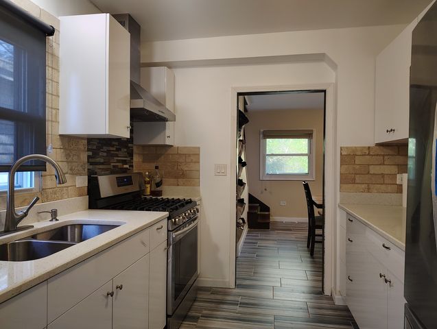 35W325 Lambert Avenue, St. Charles, IL 60174