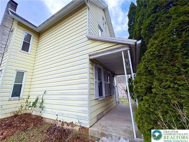 346 Messinger, Bangor Boro, PA 18013