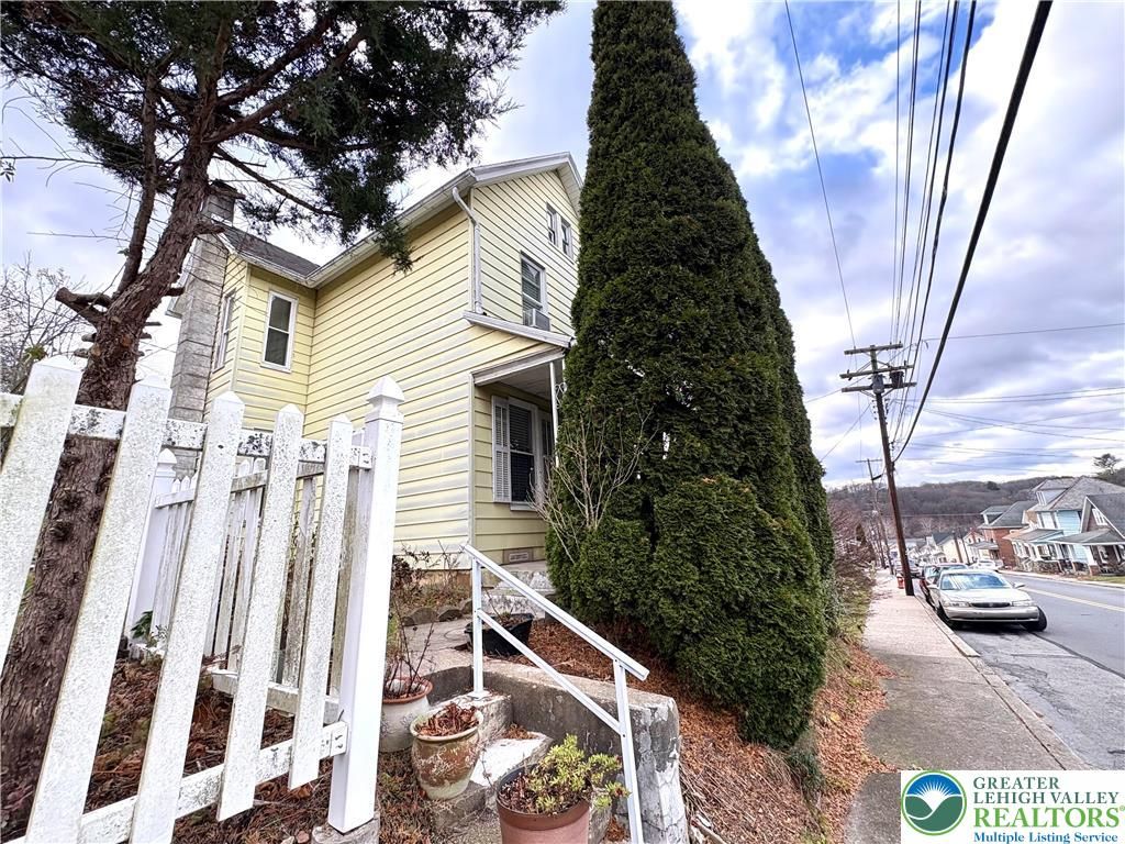 346 Messinger, Bangor Boro, PA 18013