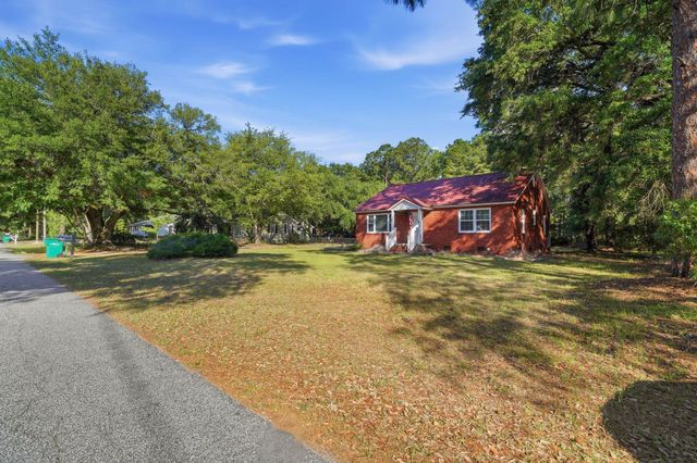2618 Rion St., Georgetown, SC 29440