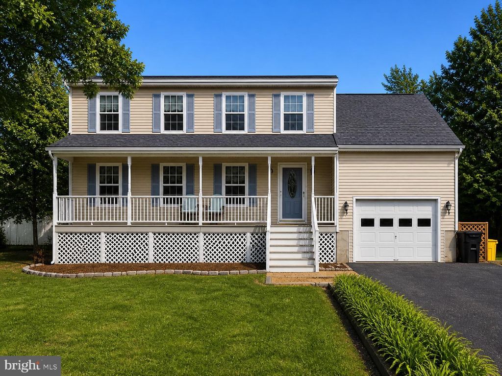 3847 HOLLY DR, Edgewater, MD 21037