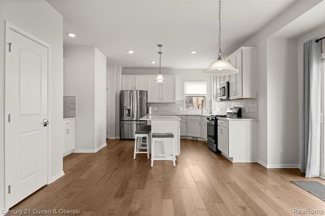 2717 Salt Springs Drive, Saline, MI 48176