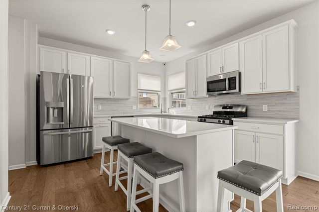 2717 Salt Springs Drive, Saline, MI 48176