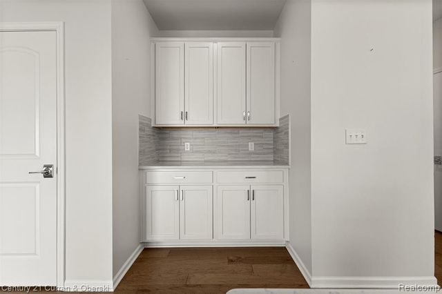 2717 Salt Springs Drive, Saline, MI 48176