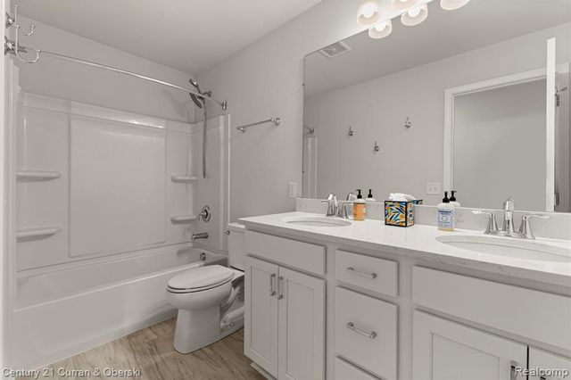 2717 Salt Springs Drive, Saline, MI 48176