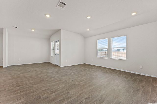 1101 Argonne Forest, Seguin, TX 78155