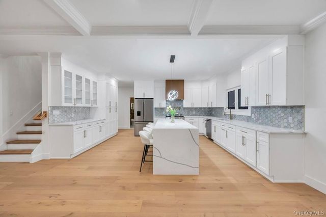 472 Farmranch Road E, Bethpage, NY 11714