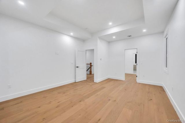 472 Farmranch Road E, Bethpage, NY 11714