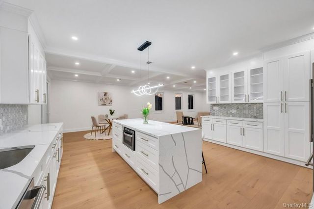 472 Farmranch Road E, Bethpage, NY 11714