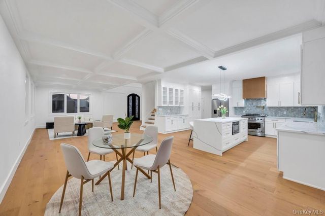 472 Farmranch Road E, Bethpage, NY 11714