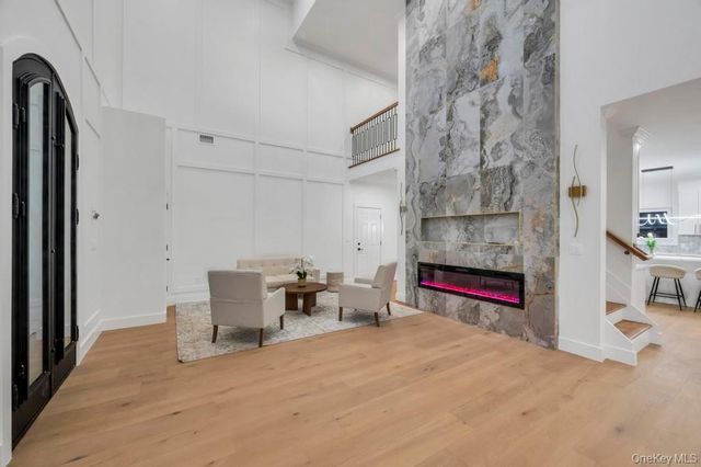 472 Farmranch Road E, Bethpage, NY 11714