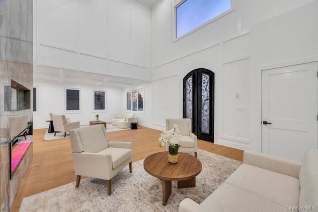 472 Farmranch Road E, Bethpage, NY 11714