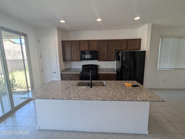10161 S Moonlit Riverwalk Trail, Vail, AZ 85641