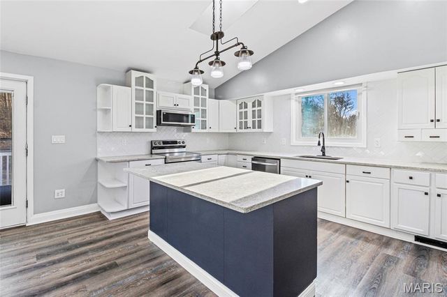 4814 Red Cedar Valley Lane, High Ridge, MO 63049