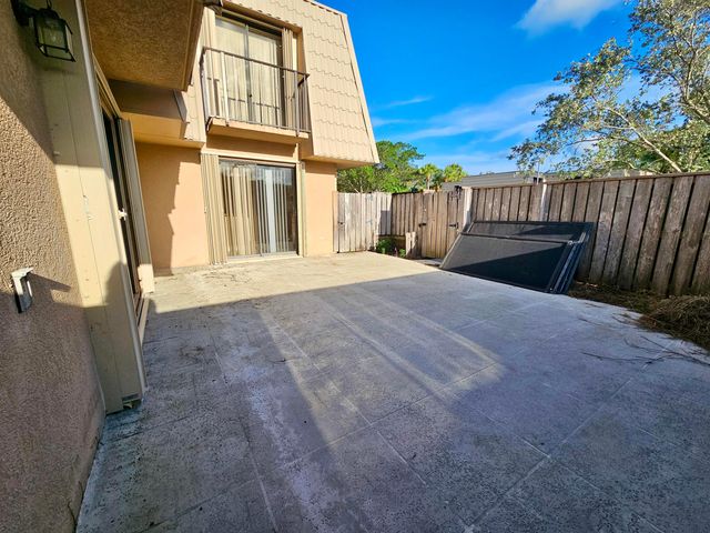 5152 51st Way, West Palm Beach, FL 33409