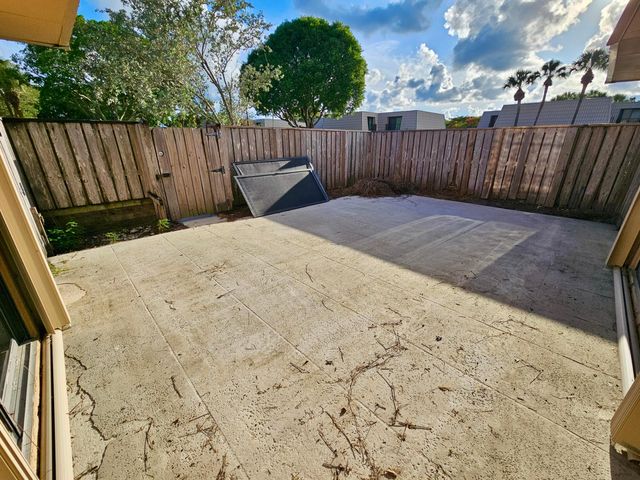 5152 51st Way, West Palm Beach, FL 33409