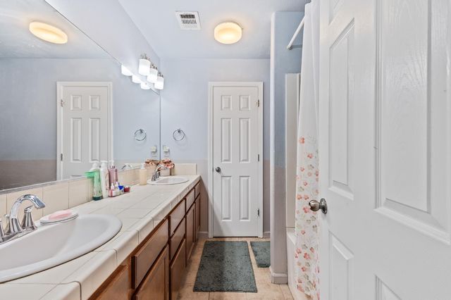 5110 W Simpson Avenue, Fresno, CA 93722