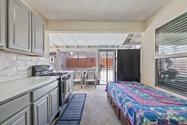 5110 W Simpson Avenue, Fresno, CA 93722