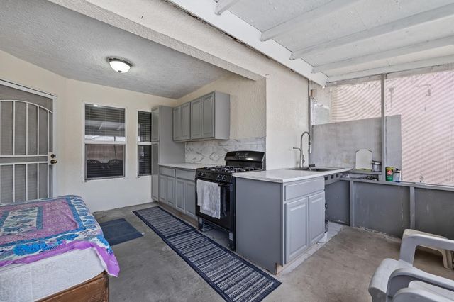 5110 W Simpson Avenue, Fresno, CA 93722