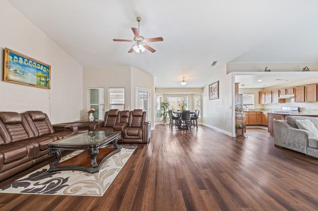 5110 W Simpson Avenue, Fresno, CA 93722