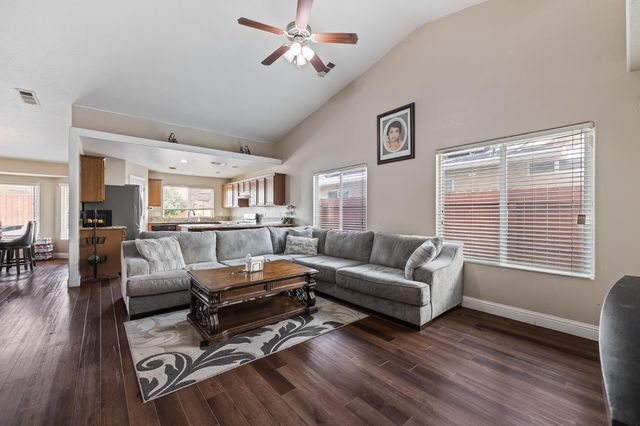 5110 W Simpson Avenue, Fresno, CA 93722