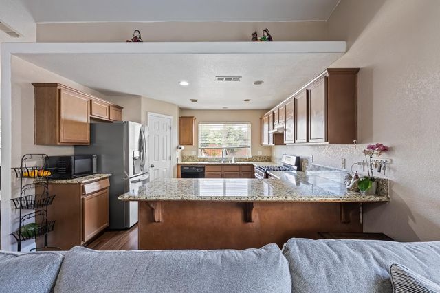 5110 W Simpson Avenue, Fresno, CA 93722