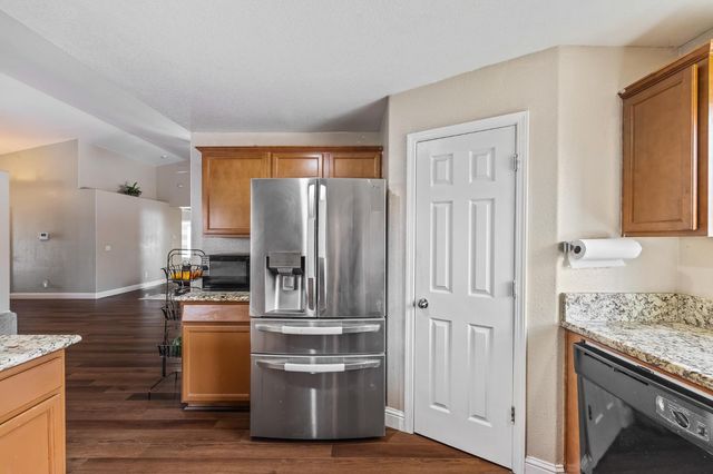 5110 W Simpson Avenue, Fresno, CA 93722