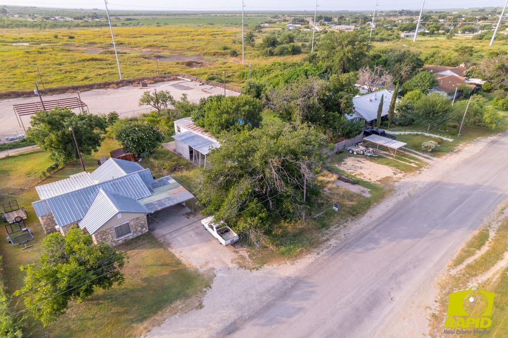 Image 2 of property listing at 304 S Cottonwood Street, Eldorado, TX 76936