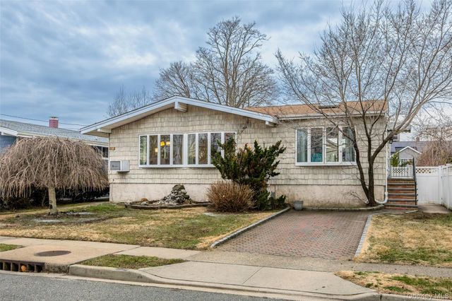 2582 Centre Avenue, Bellmore, NY 11710