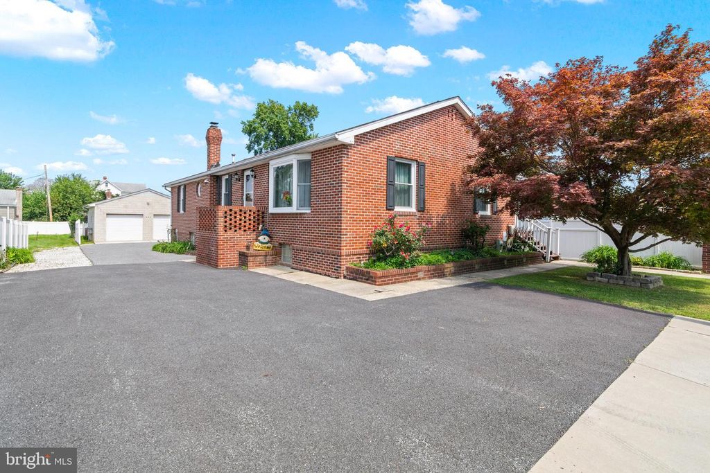 402 DELAWARE AVE, Baltimore, MD 21221