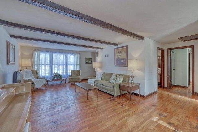 132 Caldwell STREET, Pewaukee, WI 53072