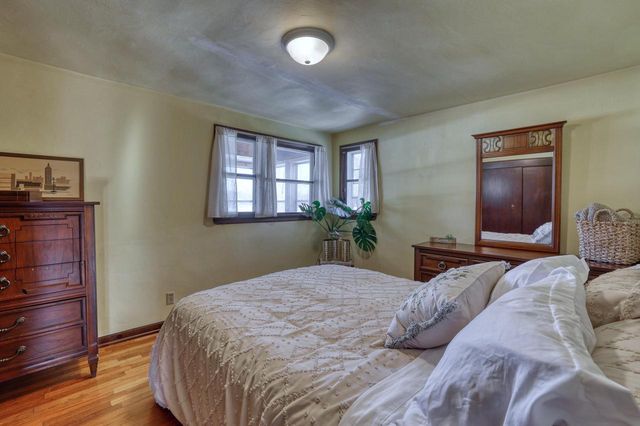 132 Caldwell STREET, Pewaukee, WI 53072