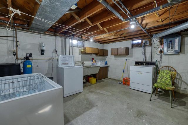 132 Caldwell STREET, Pewaukee, WI 53072