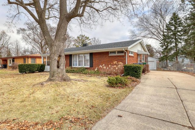 132 Caldwell STREET, Pewaukee, WI 53072