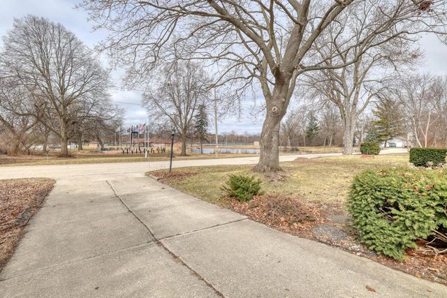 132 Caldwell STREET, Pewaukee, WI 53072