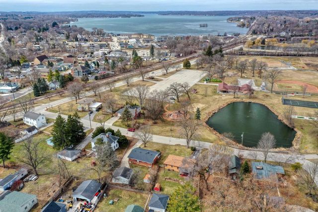 132 Caldwell STREET, Pewaukee, WI 53072