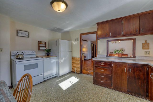 132 Caldwell STREET, Pewaukee, WI 53072