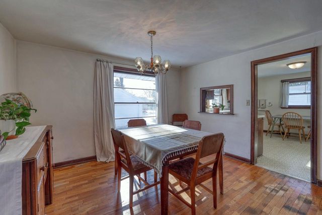 132 Caldwell STREET, Pewaukee, WI 53072