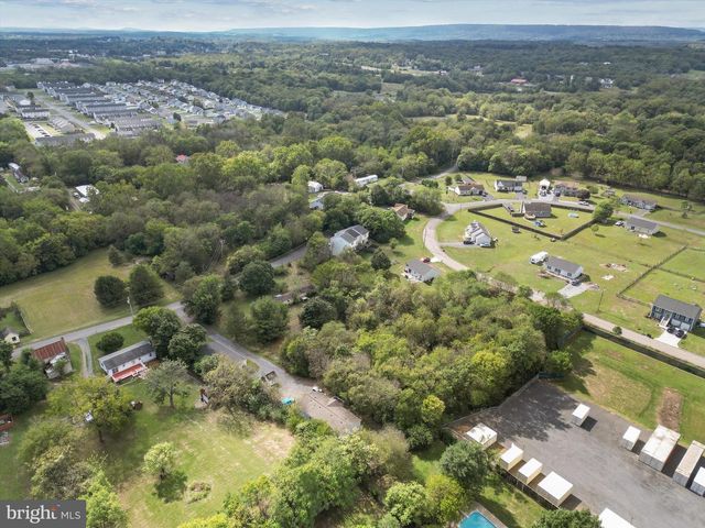 100 SIR WASHINGTON ST, Inwood, WV 25428