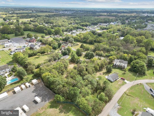 100 SIR WASHINGTON ST, Inwood, WV 25428