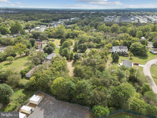 100 SIR WASHINGTON ST, Inwood, WV 25428