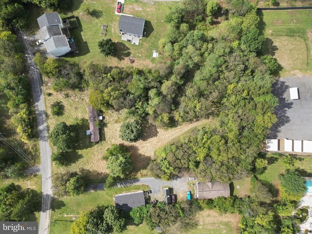 100 SIR WASHINGTON ST, Inwood, WV 25428