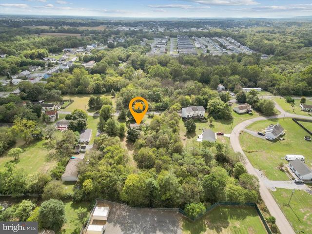 100 SIR WASHINGTON ST, Inwood, WV 25428