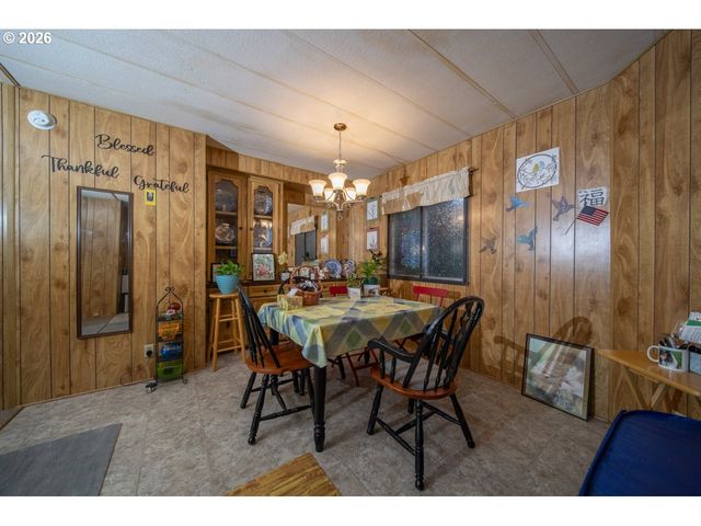 530 MYEENA Loop, Florence, OR 97439