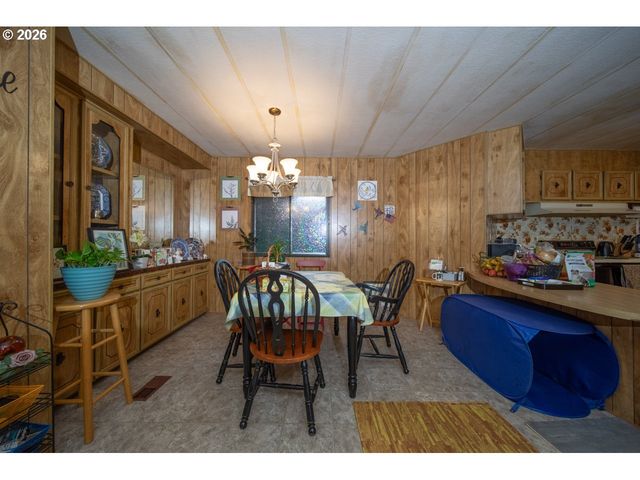 530 MYEENA Loop, Florence, OR 97439