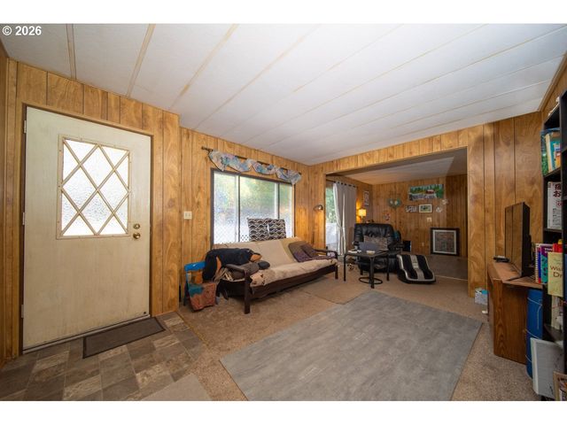 530 MYEENA Loop, Florence, OR 97439