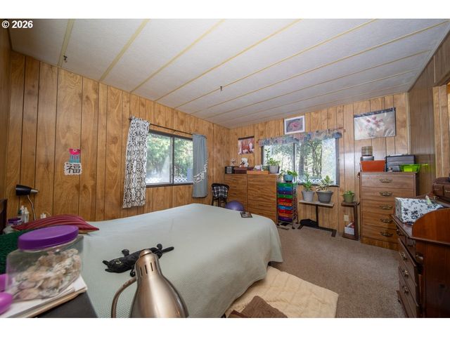 530 MYEENA Loop, Florence, OR 97439